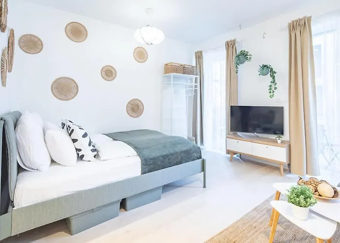 - Comfy - New Budapest